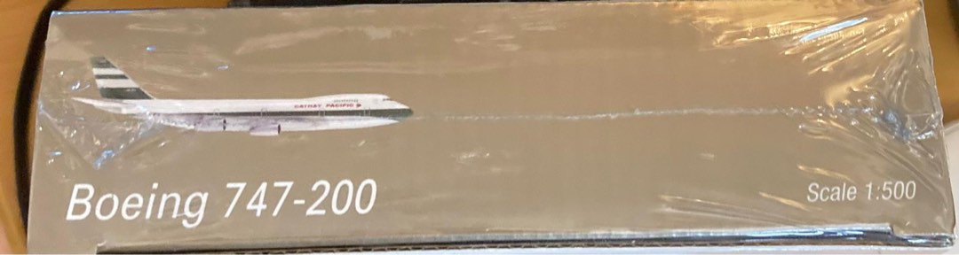 スケール...1/100 キャセイパシフィック航空CX B747-8F こし 