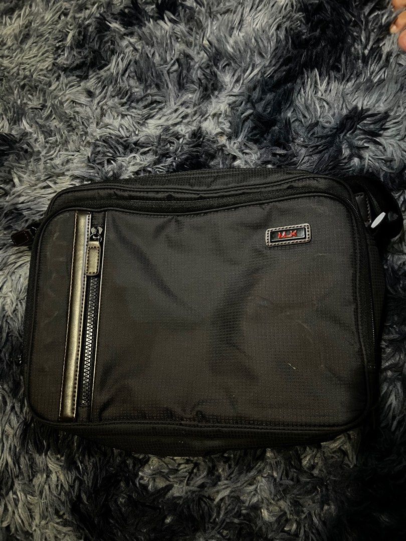 - (Category: Looking For) located in Ipoh. Submitted by Tmaf_Empire (Listing ID 1308096244, Image 3). Description: Item sling bag terpakai .