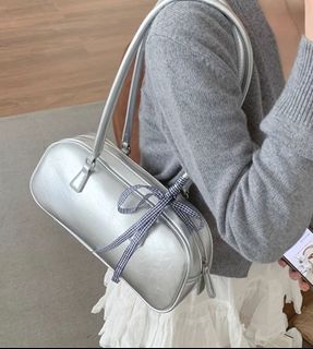 ✨Y2K 韓妹 㗎妹人手一個  超易襯衫 仿皮款保齡球袋64215708092547110