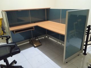 ⭐⭐⭐ DIJUAL MEJA KERJA KANTOR KASIR RECEPTIONIS ✅ MEJA MODEL L PARTISI CUBICLE 🔴 KONDISI BEKAS 80% 👍 MEDAN-JUAL-BELI-BARANG-PERABOT-FURNITURE-MEBEL-BEKAS-DI-MEDAN-081269267783-SAHABAT PERABOT BEKAS-MEDAN