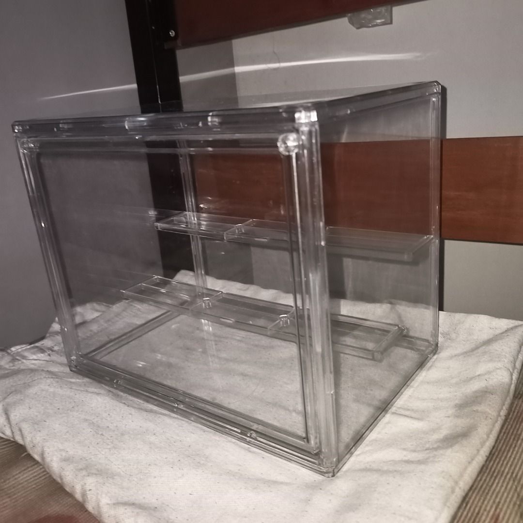 Acrylic Display Case Display Box for Figurines Collectibles (Category: Storage Boxes & Baskets) located in Quezon City. Submitted by jcmdeleon (Listing ID 1308042393, Image 3). Description: - good condition but still x sensi - 3 levels (12 to 15 regular figures) - magnetic door, opens downward mop: gcash/maya/bpi mod: sdd/lbc/jnt/ggx/flash/sco 📌 : diliman, qc/biñan, laguna.