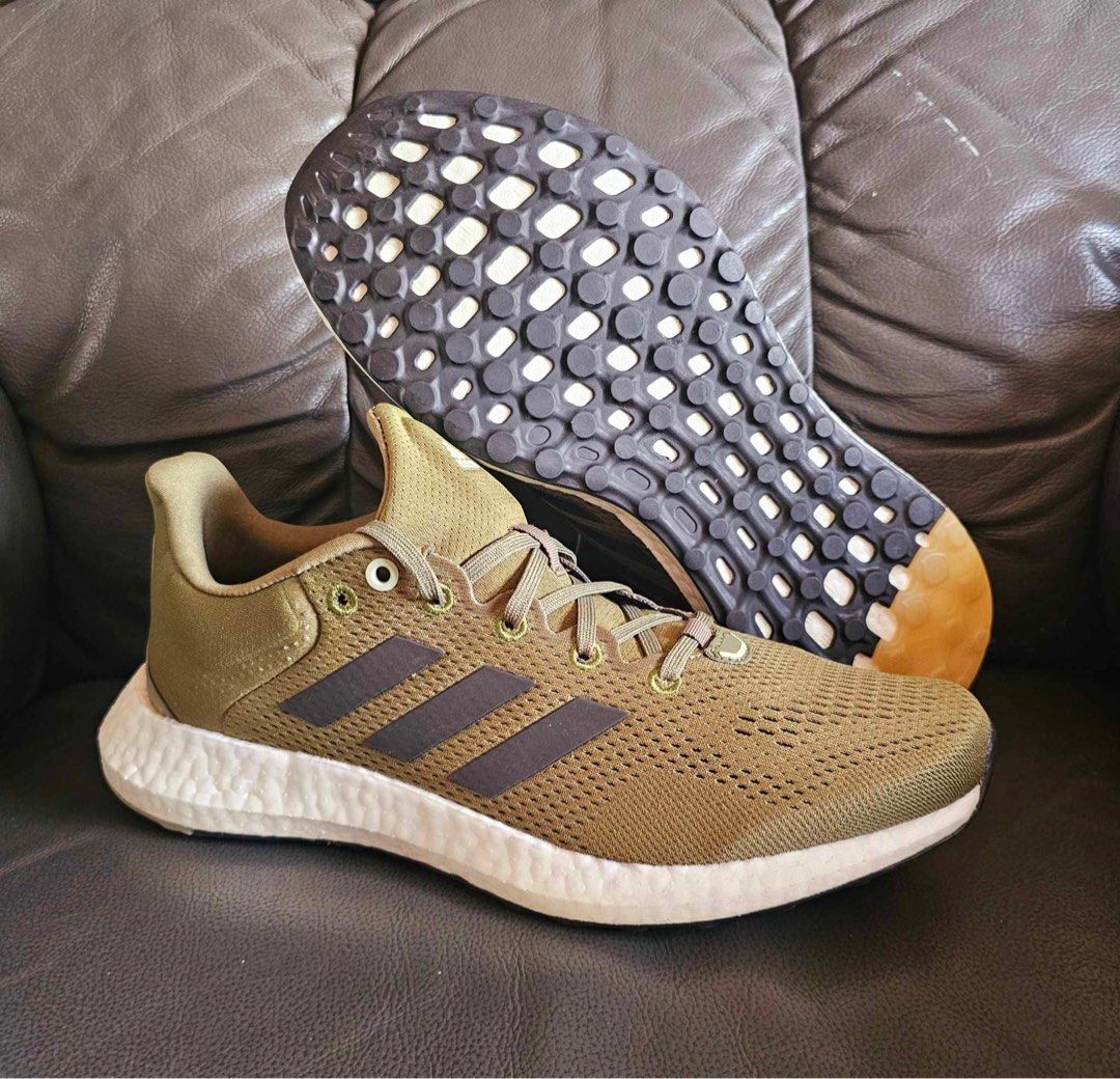 Adidas Pureboost 21 sz 8.5 (Category: Sneakers) located in Quezon City. Submitted by tinperen (Listing ID 1307987483, Image 1). Description: Pureboost 21 sz 8.5 - 4.5k Actual Pictures Posted (WYSIWYG) Location: Veterans Village Pasong Tamo QC Pin: Northern Legends Hobby Shop MOP: Gcash, BDO, BPI, COD Lalamove, GrabGoGo Epress.