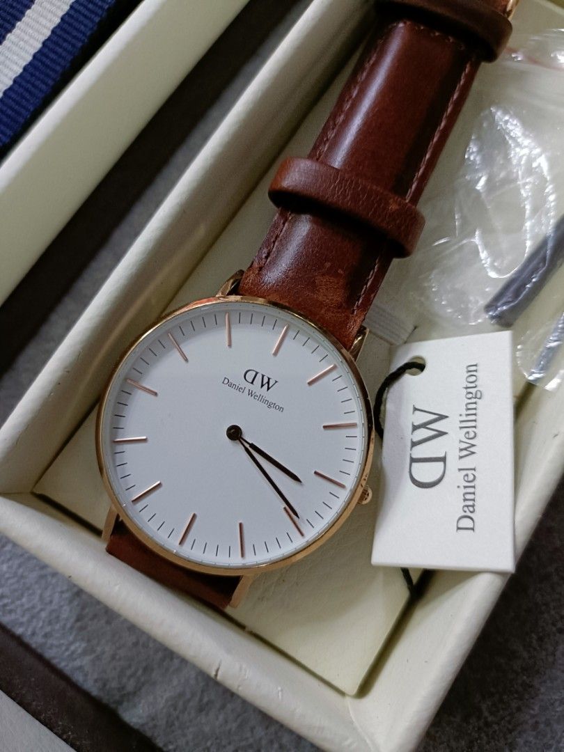 Authentic Daniel Wellington DW Women Watch with FREE Straps