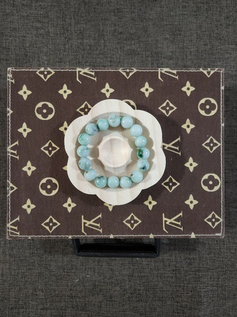 Authentic Jade Bracelet (Category: Bracelets) located in Manila. Submitted by localstyles (Listing ID 1308024235, Image 1). Description: with box 13mm bead size 16-17cm wrist size collection items decluttering.