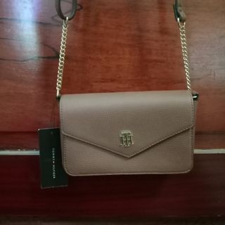 AUTHENTIC/ORIGINAL BRAND NEW Tommy Hilfiger brown slingbag wallet on chain small envelope brown bag