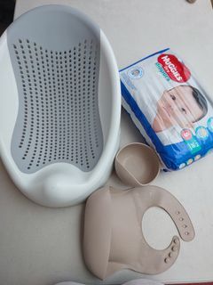 Baby Bathtub Huggies Small Diaper Silicon Plate Bib