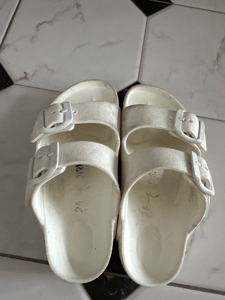Birkenstock Arizona Kids in White Size EU 26 Babies Kids Babies Kids Fashion on Carousell