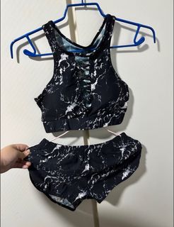 (Category: ) located in . Submitted by sabbywardrobe (Listing ID 1307974341, Image 1). Description: .
