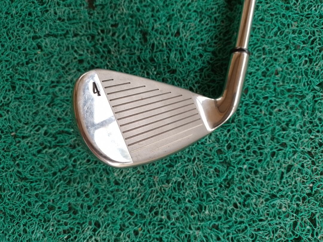 Callaway Big Bertha Iron set + Putter, Chipper and Cart Bag., Sports