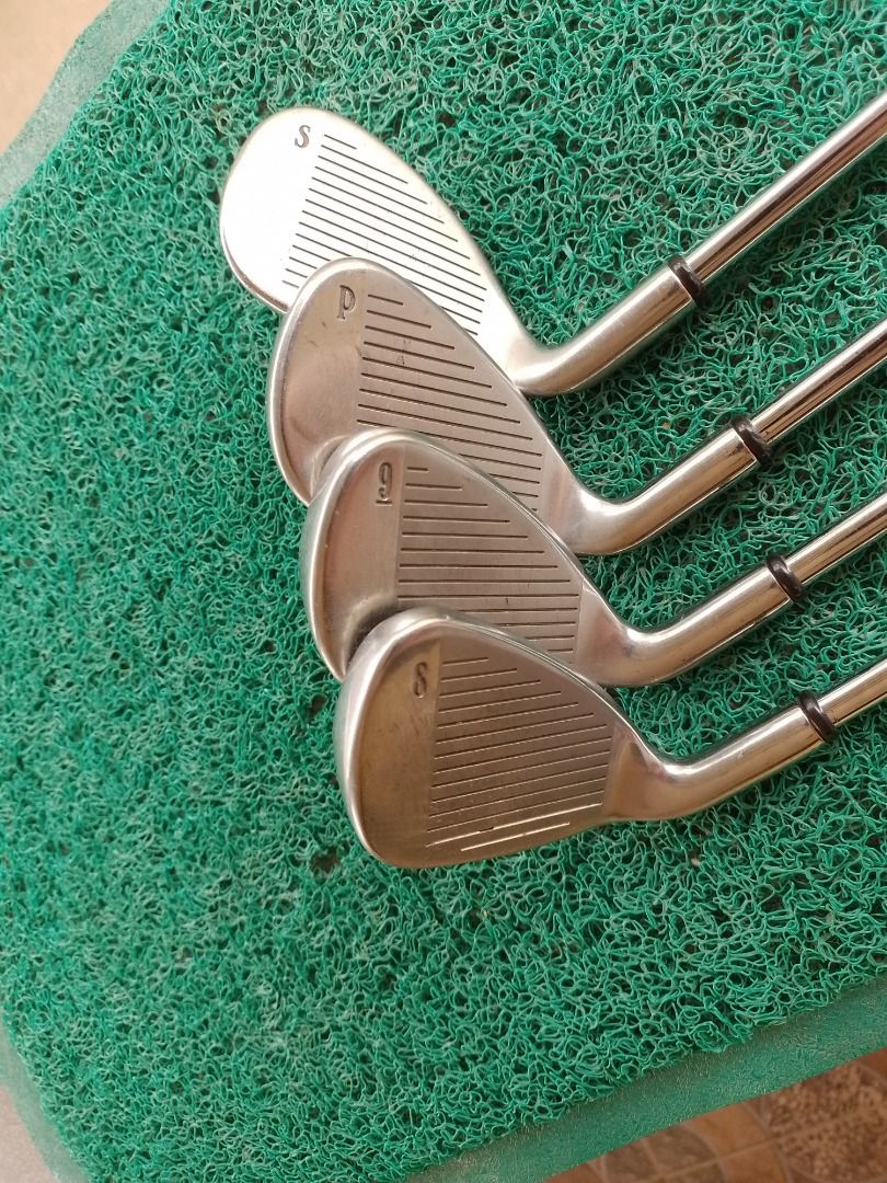 Callaway Big Bertha Iron set + Putter, Chipper and Cart Bag., Sports