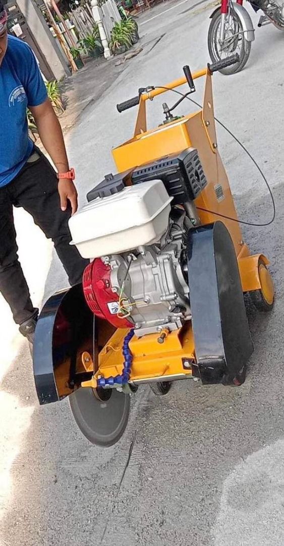 Concrete Cutter with gasoline engine (Category: Construction Tools & Equipment) located in Manila. Submitted by 09150361920ronvillaflor (Listing ID 1307949168, Image 1). Description: Concrete Cutter with gasoline engine Blade size: 350mm water tank: 40L ₱30,000 For inquiries GLOBE:📞 ☎ 0⃣9⃣1⃣5⃣0⃣3⃣6⃣1⃣9⃣2⃣0⃣ 📞 ☎ 0⃣9⃣1⃣5⃣0⃣3⃣6⃣1⃣9⃣2⃣0⃣ Email me@ 📫 📑 r-o-n-.-h-a-y-a-i-@-g-m-a-i-l.c-o-m Check my Carousell: https://www.carousell.ph/u/ronvillaflor0