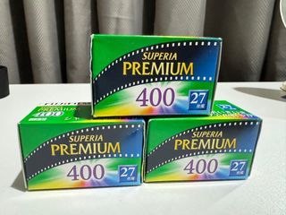 Fujifilm Superia Premium 400 film roll
