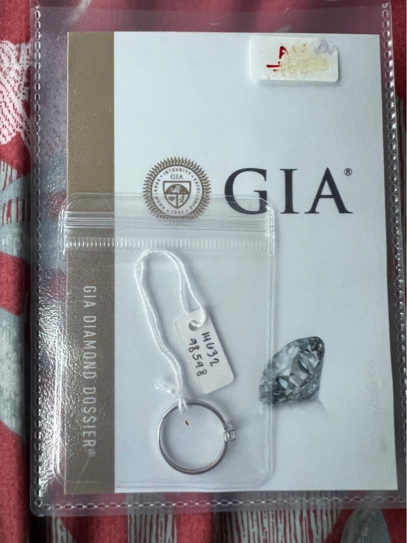 GIA dia .30ct Solitaire Engagement Ring (Category: Rings) located in Caloocan City. Submitted by ophinechua (Listing ID 1306844293, Image 3). Description: Be confident with GIA certified Emerald cut .30ct solitaire ring wg k18. Ideal for engagement & proposal ring.💍.