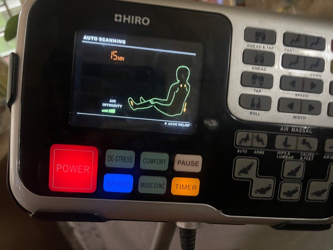 Hiro HI-zero H88 Massage chair Zero Gravity (Category: Massage Devices) located in Pasay City. Submitted by nievaramon (Listing ID 1307978181, Image 2). Description: Well used Honest issue: Needs reupholstering Low foot and leg pressure For pick up only on dominga st. Pasay City.