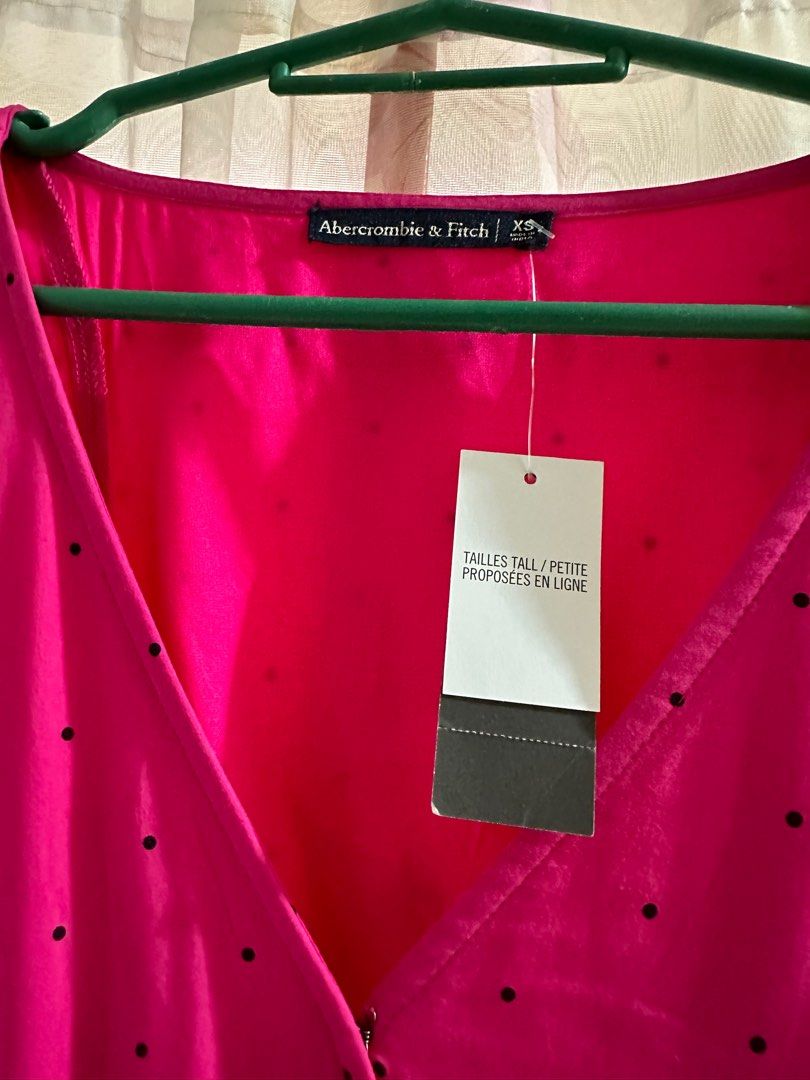 Hot Pink Polka dots dress (Category: Dresses) located in Las Pinas. Submitted by euphrasia_ (Listing ID 1307958985, Image 2). Description: - the items are pre-loved so please manage your expectations. - the items are in good condition. - colors may vary due to lighting - no cancellation, no return of items - the prices are negotiable for sure buyers only. MODE OF PAYMENT: (payment first policy) - BPI - GoTyme - Maya - Gcash COURIER: - lalamove - 