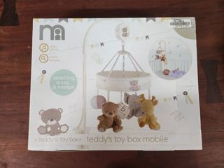 Infant crib mobile