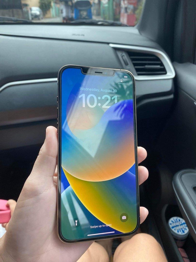 Iphone 12 Promax 256 GB (Category: iPhone 12 Series) located in Baliuag. Submitted by TRDSHOP (Listing ID 1307972528, Image 3). Description: Like New Lady owned 256 GB Complete Inclusions Box Charger Manual Super smooth Check all you want.