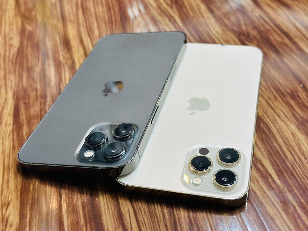 iPhone 12Promax 256gb (Category: iPhone 12 Series) located in Manila. Submitted by TekiCashGadgetsph (Listing ID 1307945531, Image 3). Description: (FU) Open-line, any sim working (worldwide) - Guaranteed original iPhone not fake/copy accessories with box Secondhand Good as new not abused! Presentable •Original Lcd • no issue hidden issues • clean apple id / iCloud id • Good batthealth • Good cam front/back • Good Performance • Good face id • Goo