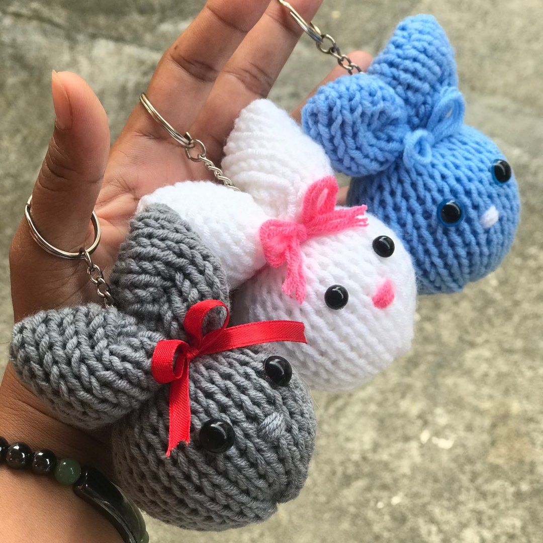 Knitted Bunny Head Keychain (Category: Handmade Craft) located in Batangas. Submitted by bling_bling_and_more_by_dulce (Listing ID 1308074303, Image 2). Description: made to order Length - approx 4 inches.