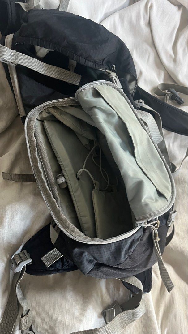 Lowepro Camera Backpack (Category: Backpacks) located in Manila. Submitted by olxph_400275733 (Listing ID 1307997104, Image 3). Description: .