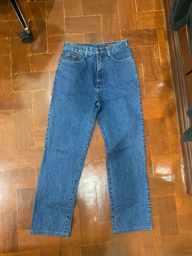 Marlboro jeans vintage (Category: Jeans) located in Manila. Submitted by xtriz (Listing ID 1308003316, Image 3). Description: Sz 28 waistline.