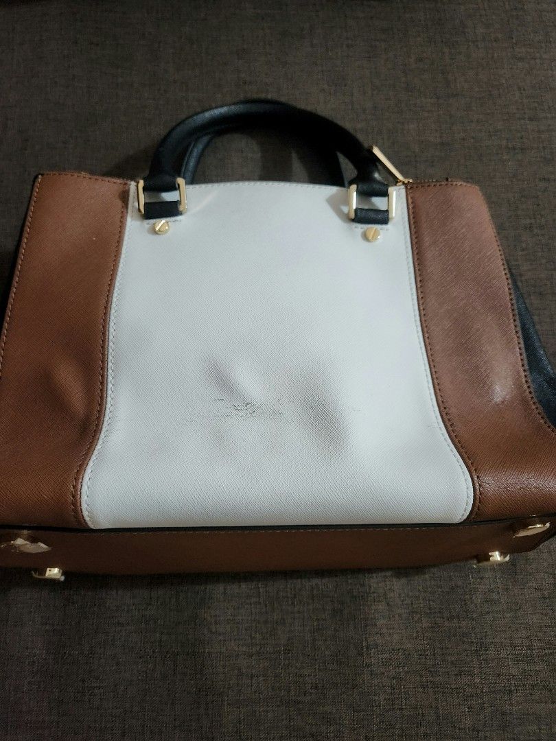 MK handbag (Category: Shoulder Bags) located in Manila. Submitted by localstyles (Listing ID 1308036796, Image 3). Description: decluttering items.
