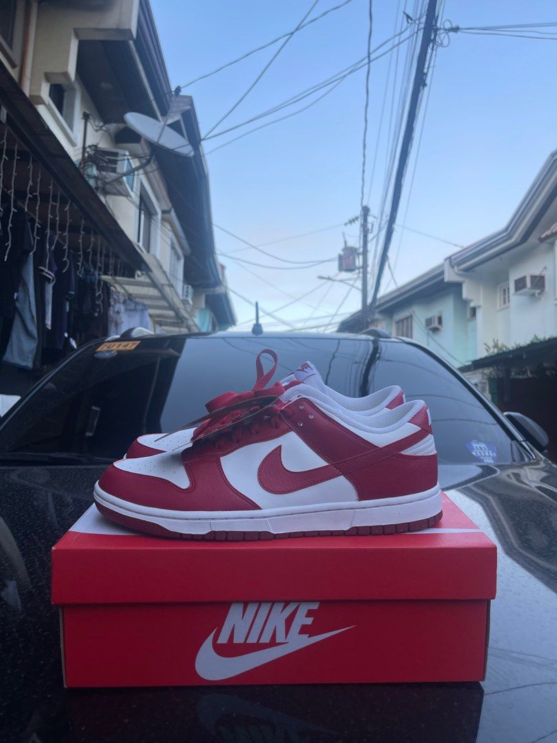 Gym red nike online