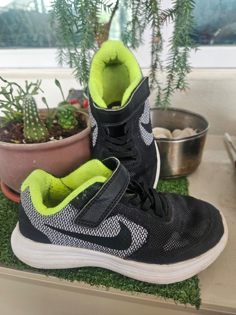 Kids nike revolution 3 cheap