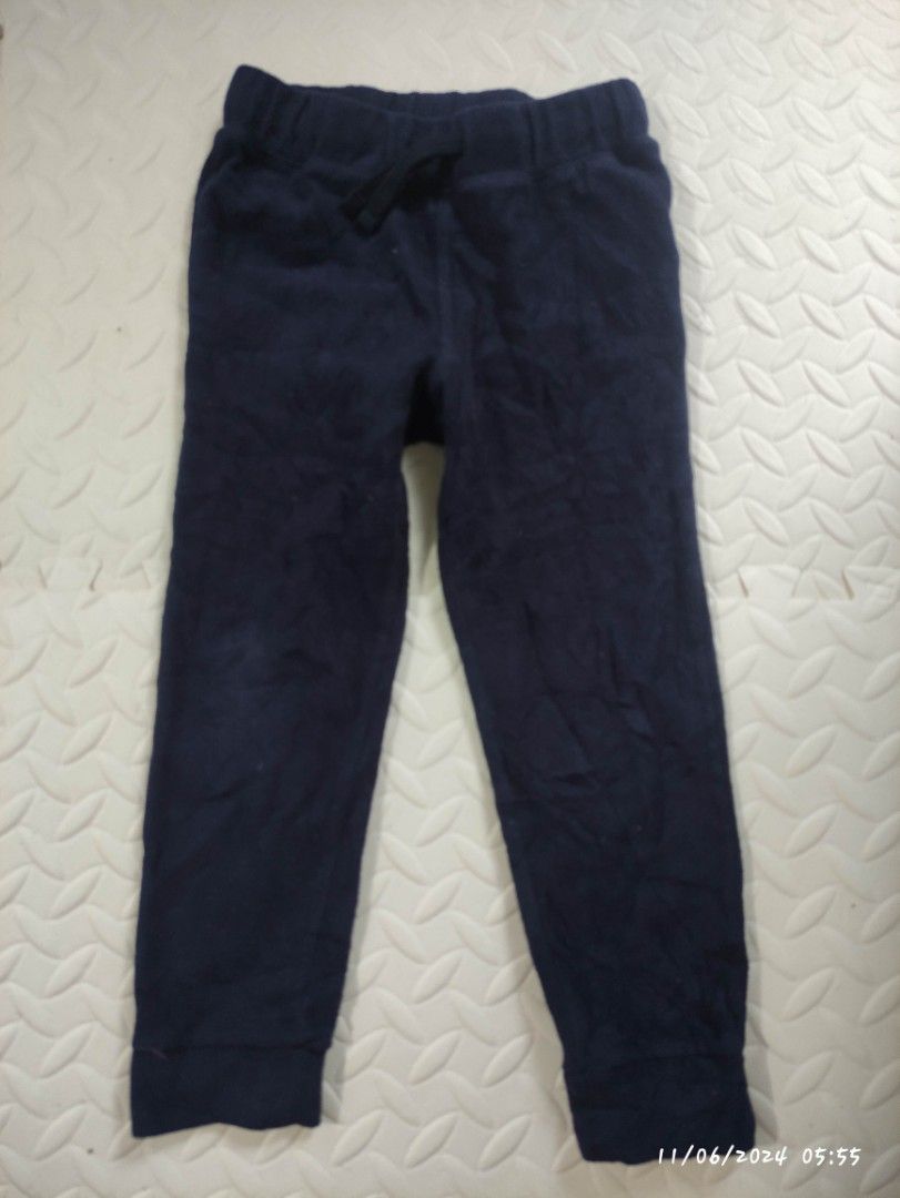 Old navy jogger pants size 5 5T Babies Kids Babies Kids Fashion on Carousell