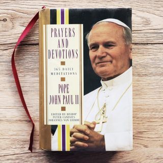 Pope John Paul II - Prayers and Devotions - 365 Daily Meditations (Hardcover book) Vintage 1998 Prayer book [0003-0068]