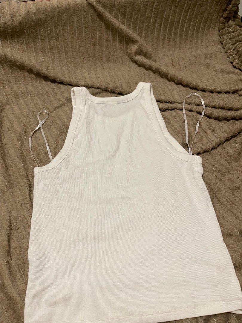 Primark Tank top (Category: Sleeveless) located in Pasig City. Submitted by basicallyb (Listing ID 1307953473, Image 3). Description: can fit L-Xl rfs: maluwag for me never used.