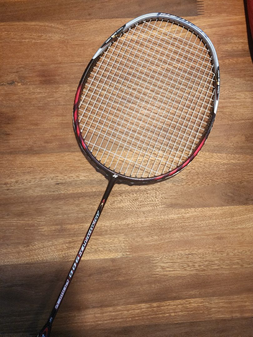 RARE* YONEX ARMORTEC 900, Sports Equipment, Other Sports Equipment