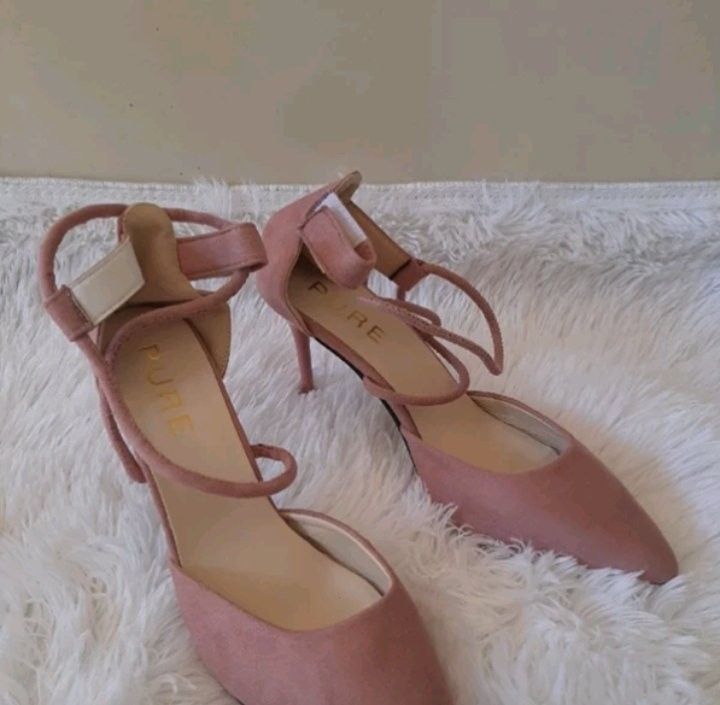 Rose gold heels size 9 new arrivals