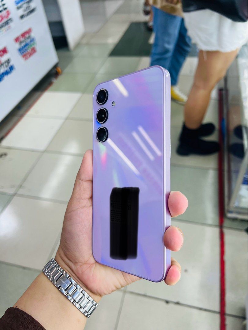 Samsung A35 256gb Dualsim FU (Category: Samsung) located in San Juan City. Submitted by javedsgadgetshop (Listing ID 1308090148, Image 2). Description: OPEN FOR INSTALLMENT VIA CREDIT CARD/GGIVES/SPAY/BILLEASE & SWAP/TRADE-IN! WE BUY AND SELL ( ANYKINDS OF UNIT BINIBILI PO NAMIN)! PTPA : Padelete po f bawal Read ❗️Onhand ‼️ Samsung A35 •256gb •NTC Variant •Good batt health •Factory Unlock •98% Smoothness •No hidden issue | No Repaired •100% Authe