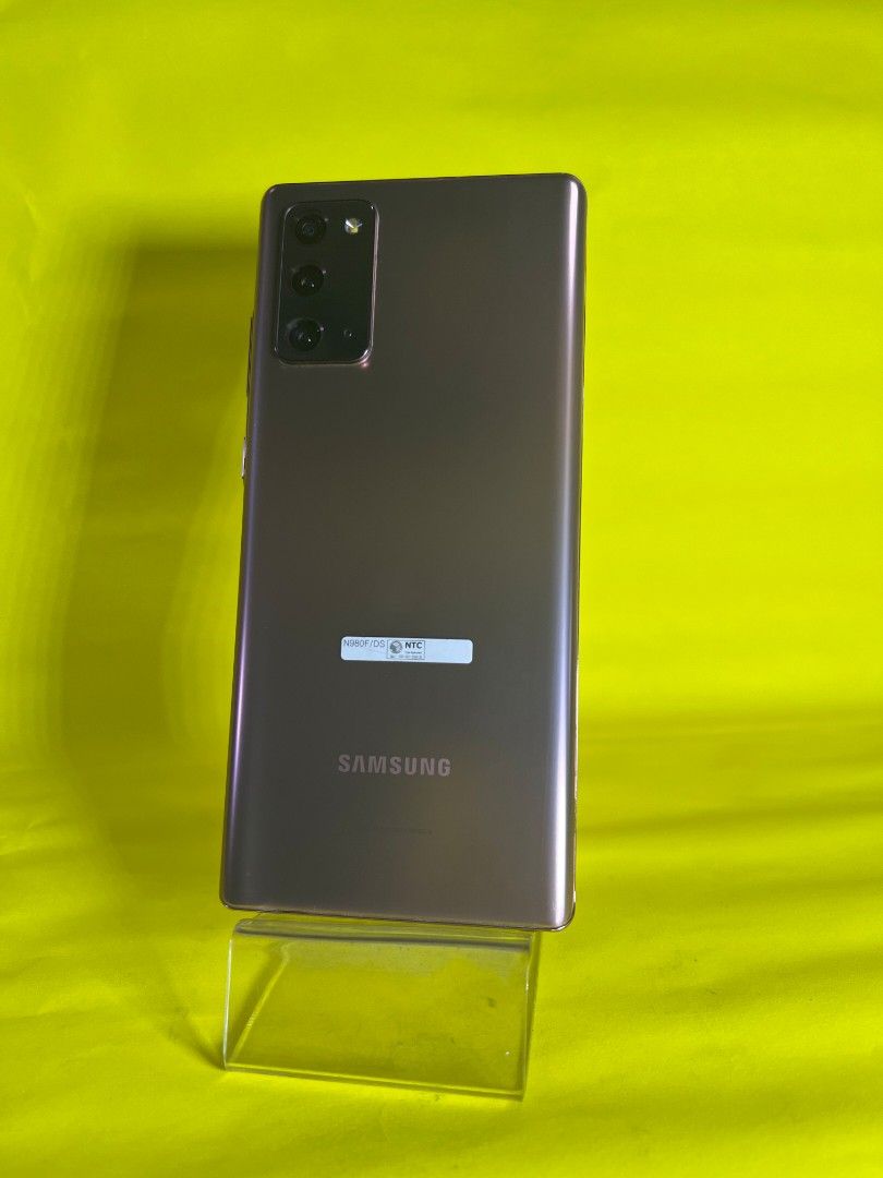 SAMSUNG note 20 5g (Category: Samsung) located in Quezon City. Submitted by mubrogadgets (Listing ID 1307947561, Image 2). Description: SAMSUNG NOTE 20 5G 11500 open for COD in luzon,visayas and mindanao ✔️NO ISSUE No history of repair good air action Super good for gaming super linaw ng display May pro video and poltrait videom -good sa gaming/super high quality display🎮🕹 ✅️5g ✅️256gb rom ✅️8gb ram👍 -Chipset Exynos 990 (7 nm+) -Octa-core -GPU