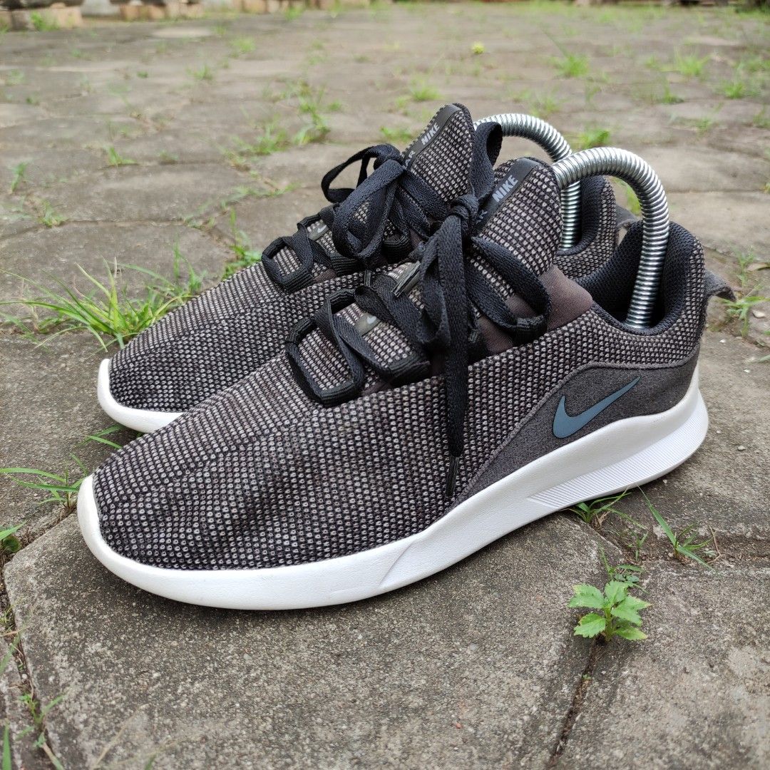 Sepatu nike viale top