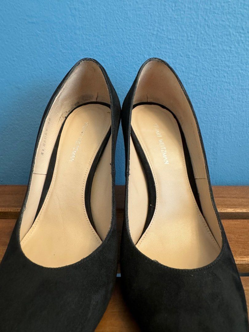 STUART WEITZMAN Legend Suede Pump