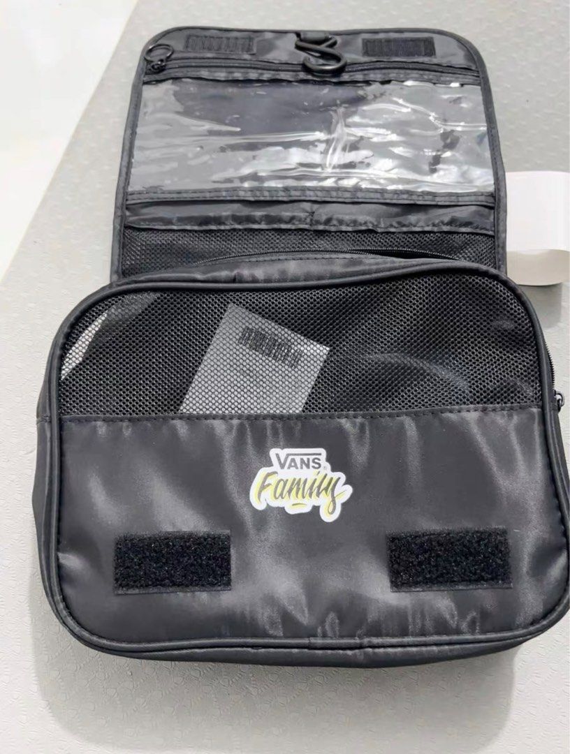 Vans toiletry bag top