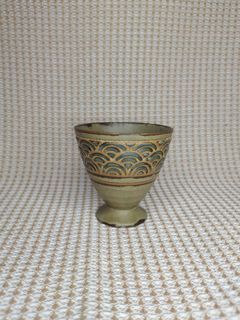 V-cup stoneware cup