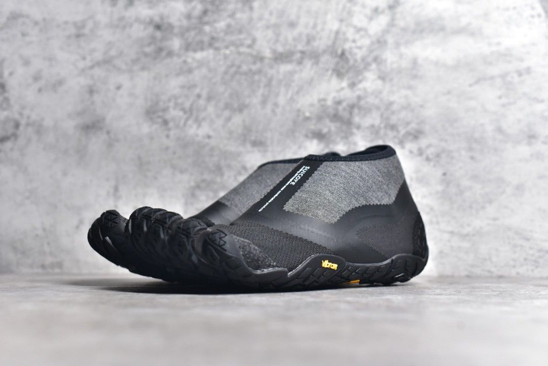 Vibram FiveFingers Shoes Black Men s Fashion Footwear Sneakers on Carousell