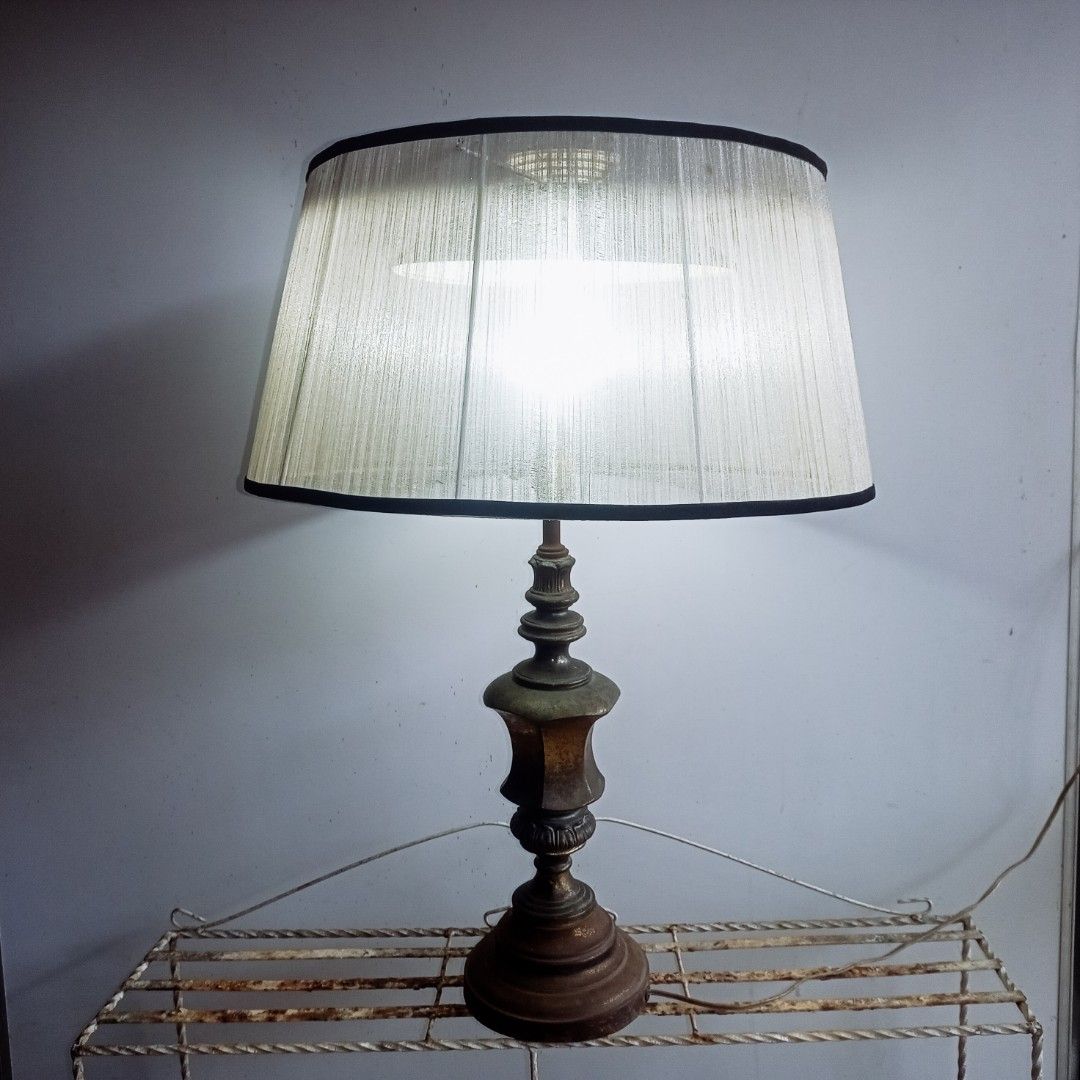 Vintage Lampu Meja & Leviton Lamp Holder Keindahan Klasik untuk Ruang
