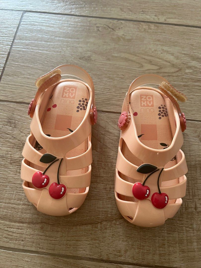Zaxy jelly shoes (Category: Babies & Kids Fashion) located in Makati City. Submitted by stufffromkim (Listing ID 1307973386, Image 1). Description: 14.5 cm Age 1.
