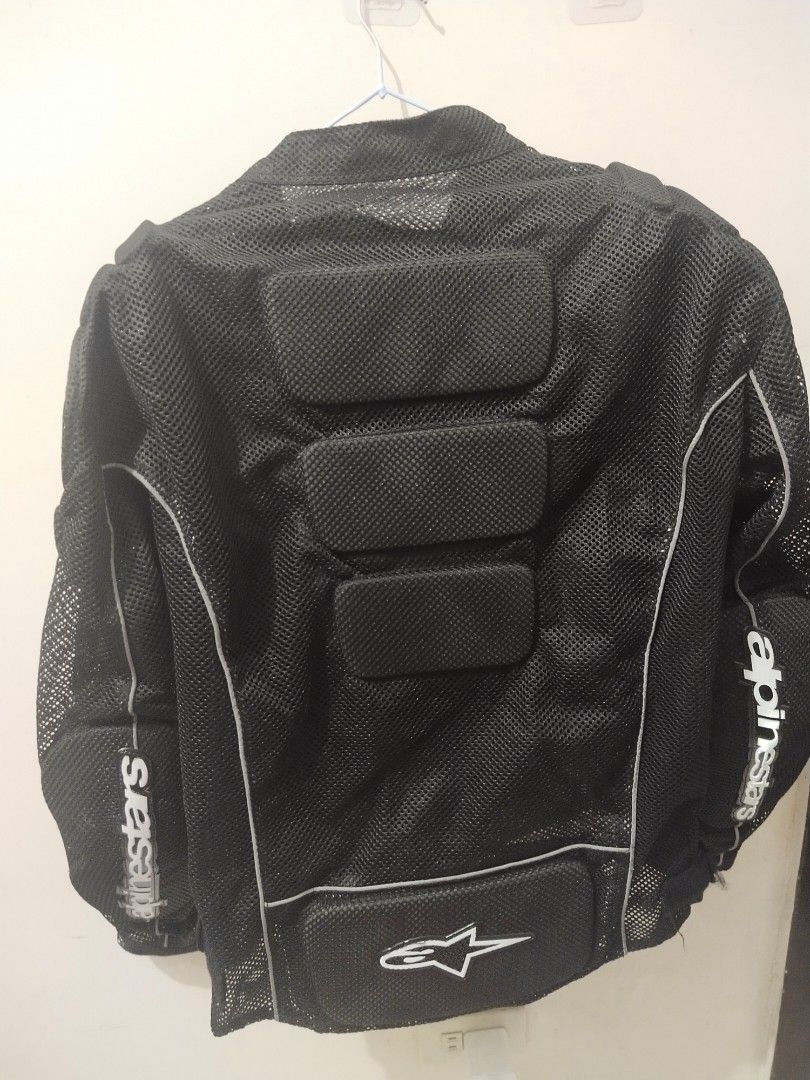 Alpinestars riding jacket (Category: Coats, Jackets and Outerwear) located in Carmona. Submitted by junibelsshop (Listing ID 1308155651, Image 3). Description: 2 avail size M and L.