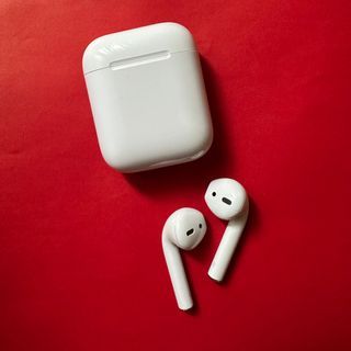 apple airpods 2 (wireless charger)