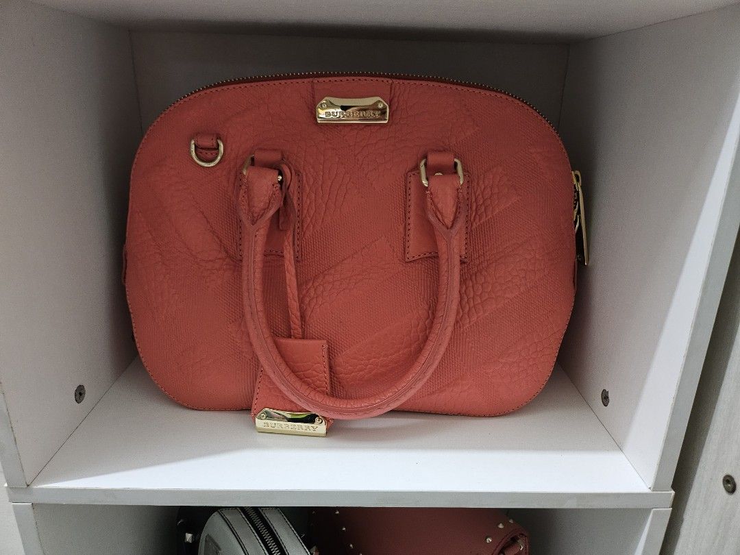 Authentic Burberry Bag (Category: Luxury Bags & Wallets) located in Manila. Submitted by limcyndee76-18479 (Listing ID 1307779812, Image 2). Description: Authentic Pre-owned Burberry Pink Orchard Leather Calfskin Bag Money Back Guarantee.