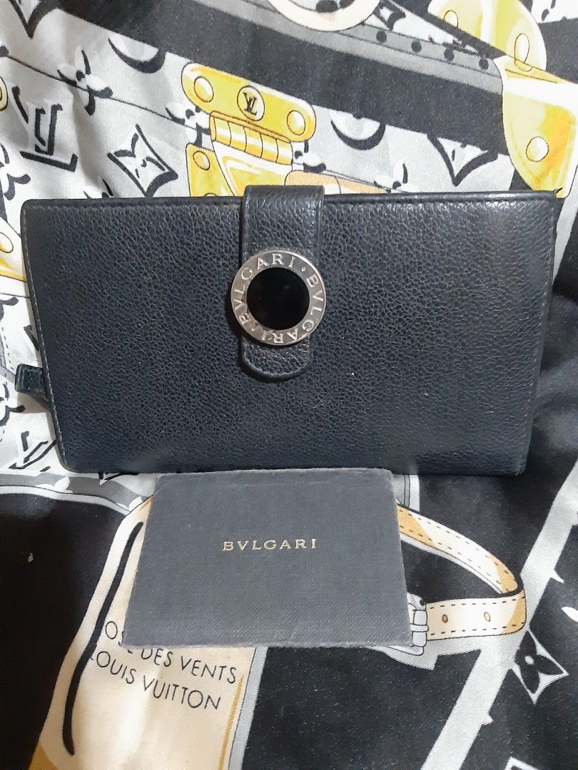 Bifold BVLGARI WALLET (Category: Luxury Bags & Wallets) located in Davao. Submitted by laguajenni75115 (Listing ID 1308254515, Image 1). Description: LIMITED EDITION.BEAUTIFUL in person😍ang daming pwedeng mailagay.from Japan💋BVLGARI BIFOLD WALLET WTH/ONYX.still negotiable for sure buyers😘.