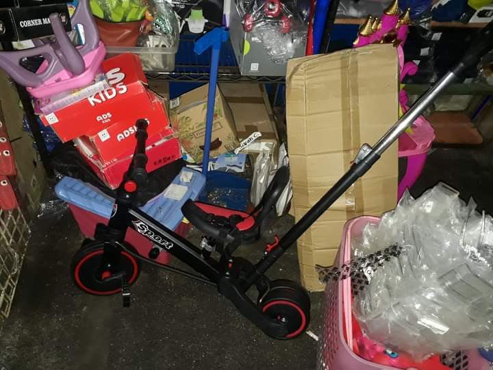 Bike stroller and scooter (Category: Strollers) located in Las Pinas. Submitted by mommys_koleksyon011 (Listing ID 1308304686, Image 2). Description: 1200 each po bnew po.