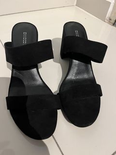 (Category: ) located in . Submitted by sararapreloved (Listing ID 1308238681, Image 1). Description: .