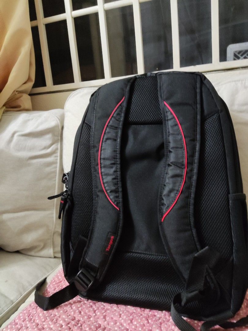 Brand New with Tag Targus Incognito Backpack Free Targus USB Mini Blue Trace Mouse