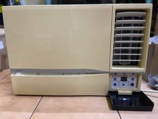 Carrier Aircon 1.5 HP good condition air conditioning